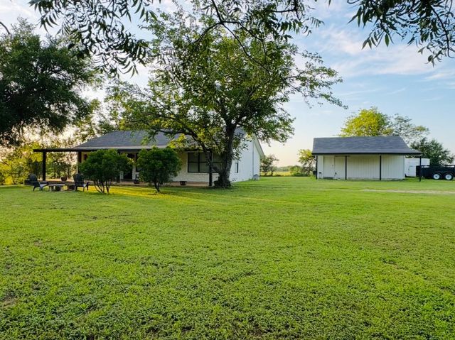 702 Pleasant Grove RD, Elgin, TX 78621
