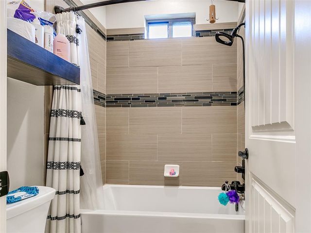 1330 E Silver City Road, Tuttle, OK 73089