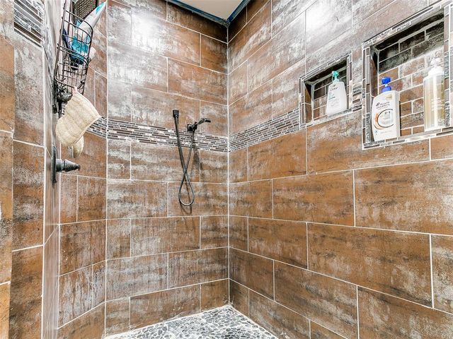 1330 E Silver City Road, Tuttle, OK 73089