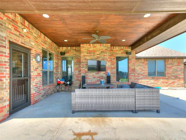 1330 E Silver City Road, Tuttle, OK 73089