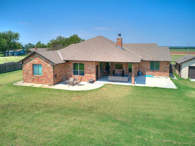 1330 E Silver City Road, Tuttle, OK 73089