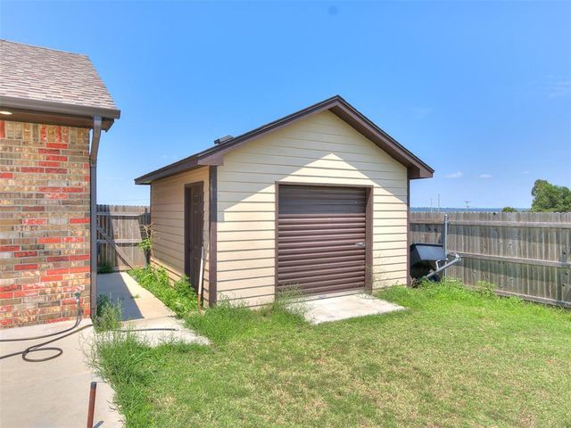 1330 E Silver City Road, Tuttle, OK 73089