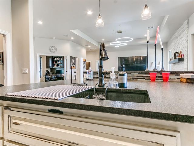 1330 E Silver City Road, Tuttle, OK 73089