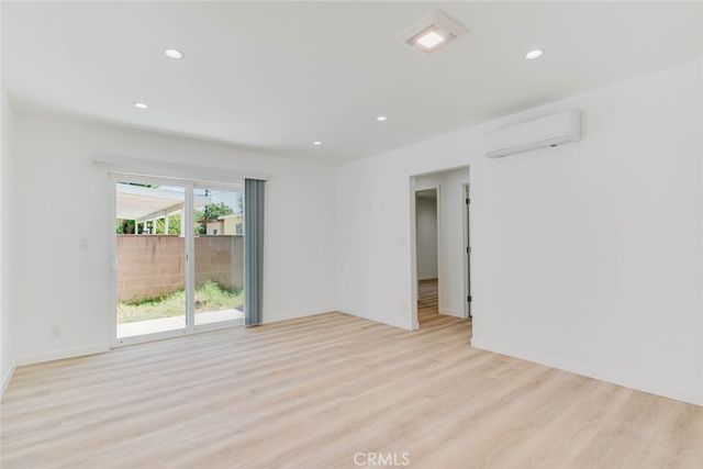 13138 Corcoran, San Fernando, CA 91340