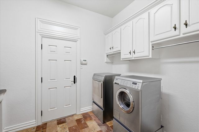 3207 St Albans Circle, Colleyville, TX 76034
