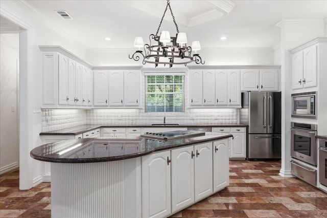 3207 St Albans Circle, Colleyville, TX 76034