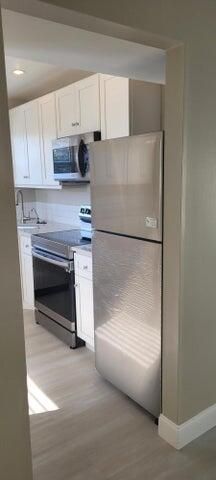 19 Colonial Club Drive 200, Boynton Beach, FL 33435