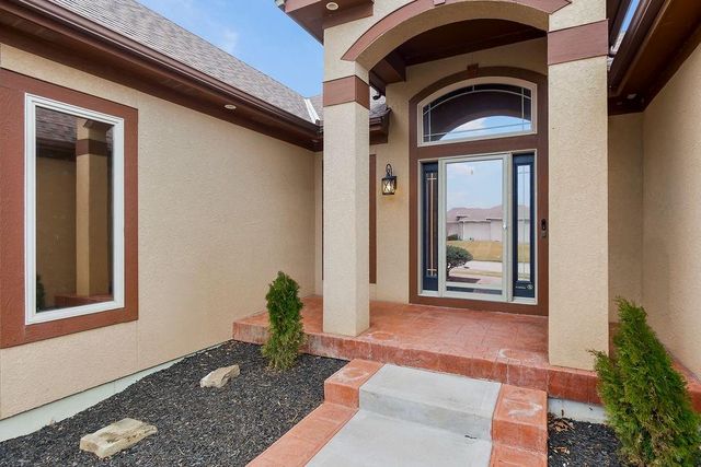 4311 N 141st Place, Basehor, KS 66007