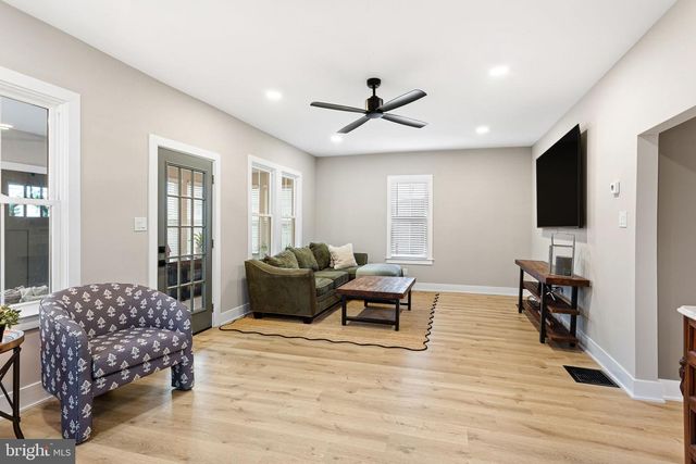1 MAPLE AVE, Haddon Township, NJ 08108