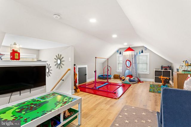 1 MAPLE AVE, Haddon Township, NJ 08108