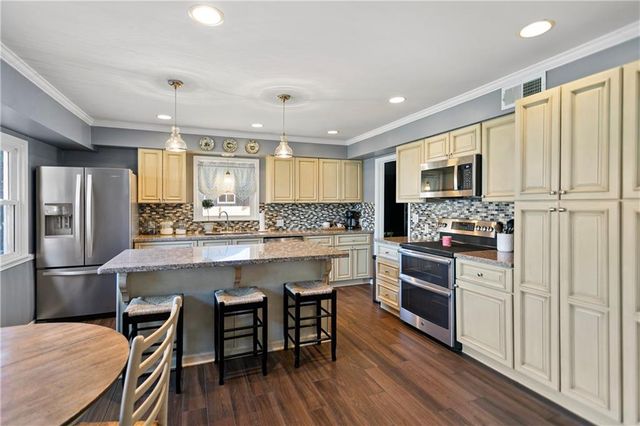 200 W 114th Street, Kansas City, MO 64114