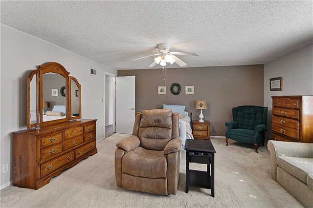 200 W 114th Street, Kansas City, MO 64114