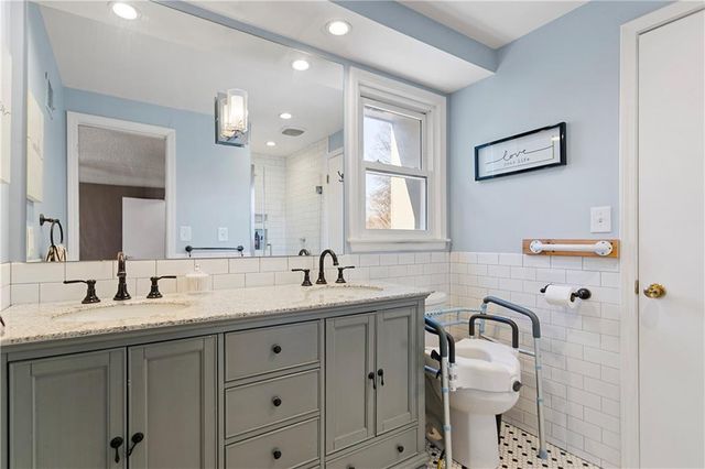 200 W 114th Street, Kansas City, MO 64114