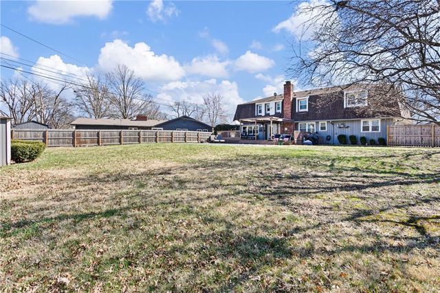 200 W 114th Street, Kansas City, MO 64114