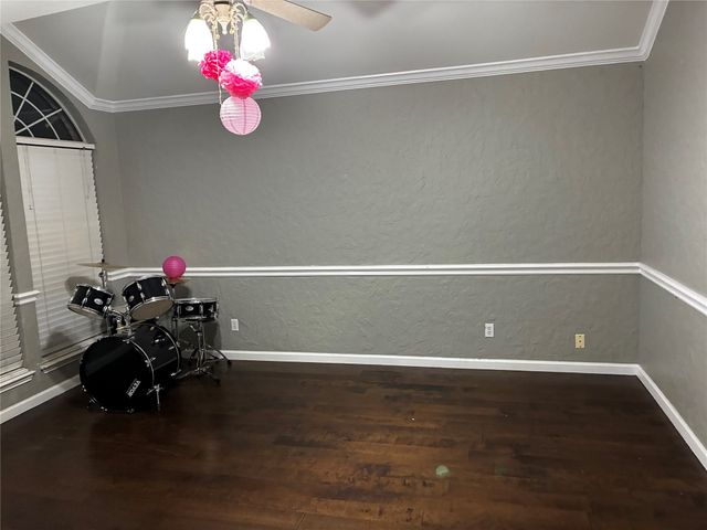 520 Kelley Court, Fort Worth, TX 76120