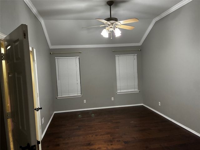 520 Kelley Court, Fort Worth, TX 76120