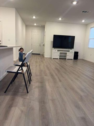 1808 Apiary Way, Hughson, CA 95326