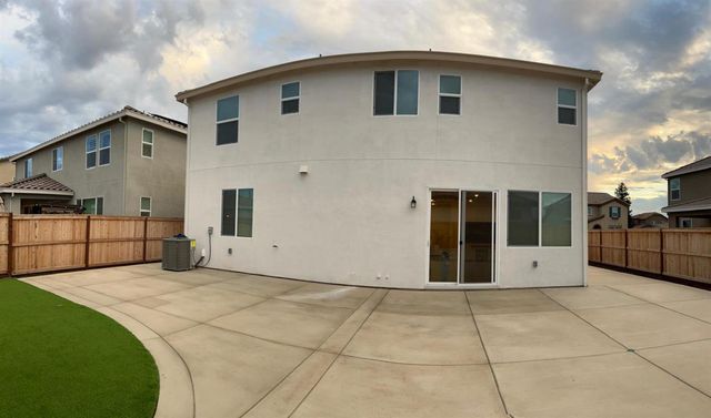 1808 Apiary Way, Hughson, CA 95326