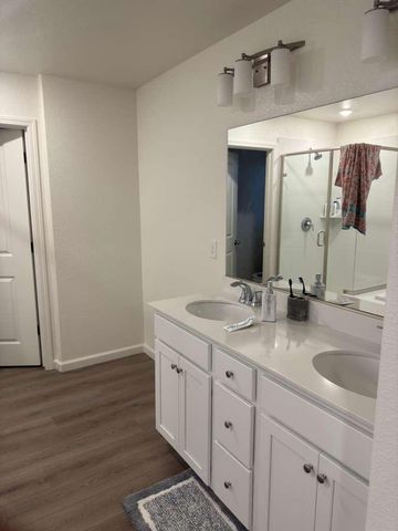 1808 Apiary Way, Hughson, CA 95326