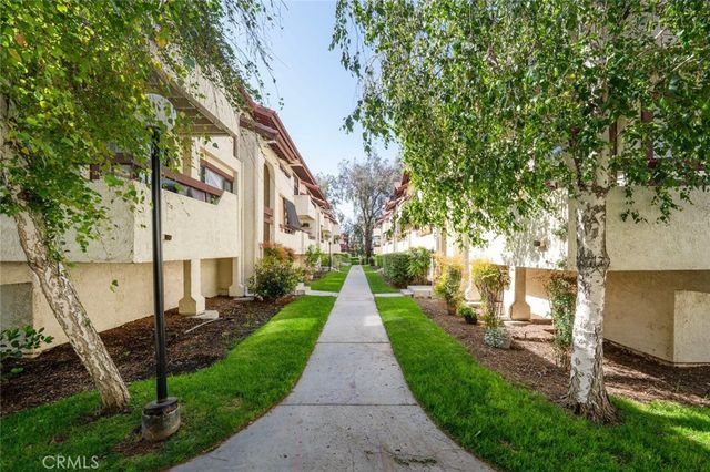 18120 Sundowner 1122, Canyon Country, CA 91387