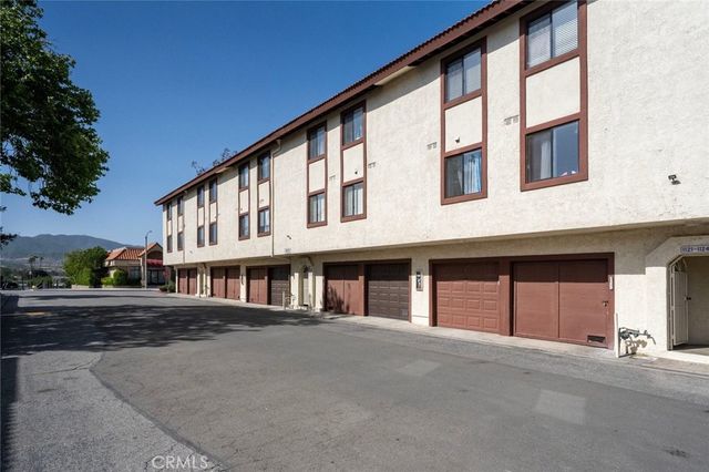 18120 Sundowner 1122, Canyon Country, CA 91387