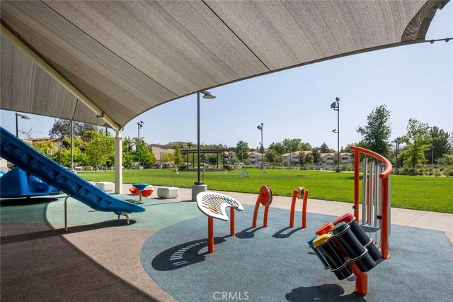 18120 Sundowner 1122, Canyon Country, CA 91387