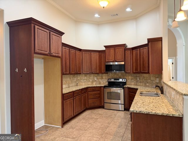 600 Trails End Circle, Bonaire, GA 31005