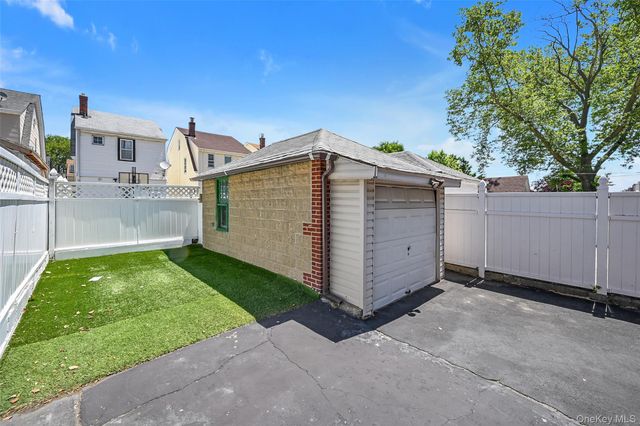 88-35 Vanderveer Street, Queens Village, NY 11427