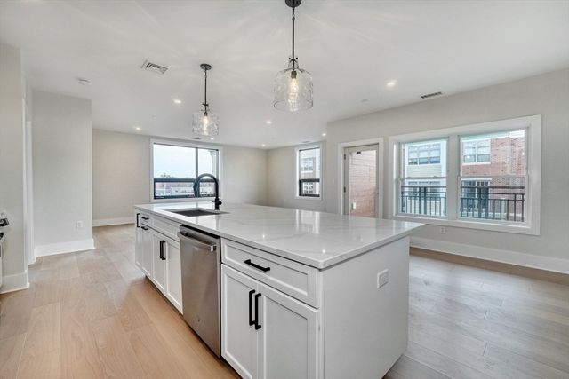 62 Foundry St 305, Wakefield, MA 01880