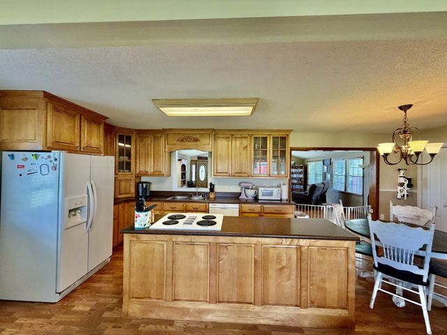 214 Captain Dr, Ethridge, TN 38456