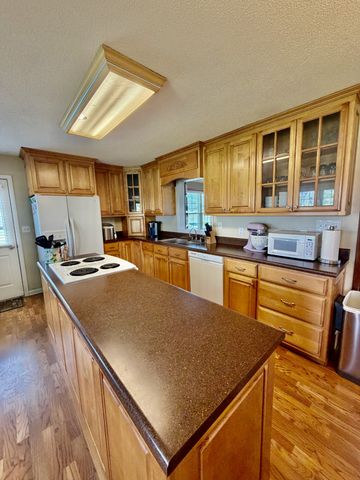 214 Captain Dr, Ethridge, TN 38456