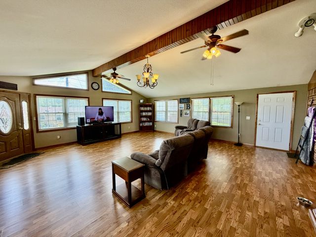 214 Captain Dr, Ethridge, TN 38456