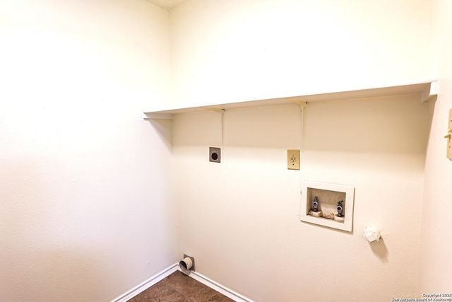 6831 Shadow Run, San Antonio, TX 78250
