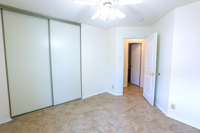 6831 Shadow Run, San Antonio, TX 78250
