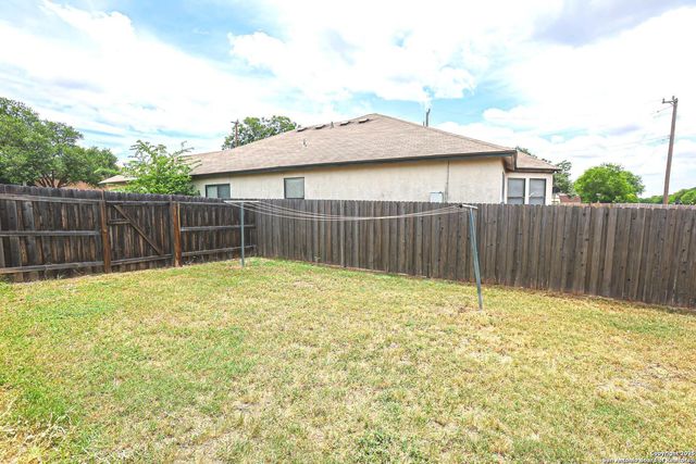 6831 Shadow Run, San Antonio, TX 78250