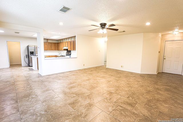 6831 Shadow Run, San Antonio, TX 78250