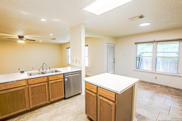 6831 Shadow Run, San Antonio, TX 78250