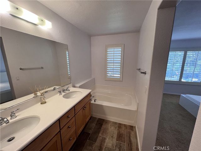 71 Platinum Circle, Ladera Ranch, CA 92694
