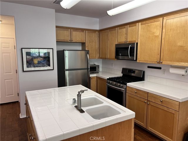 71 Platinum Circle, Ladera Ranch, CA 92694