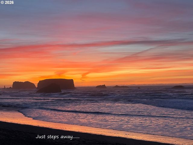 323 MADISON Ave, Bandon, OR 97411