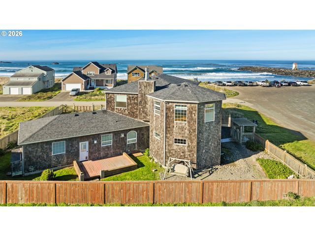 323 MADISON Ave, Bandon, OR 97411