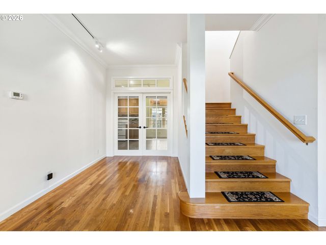 323 MADISON Ave, Bandon, OR 97411