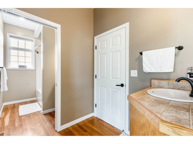 323 MADISON Ave, Bandon, OR 97411