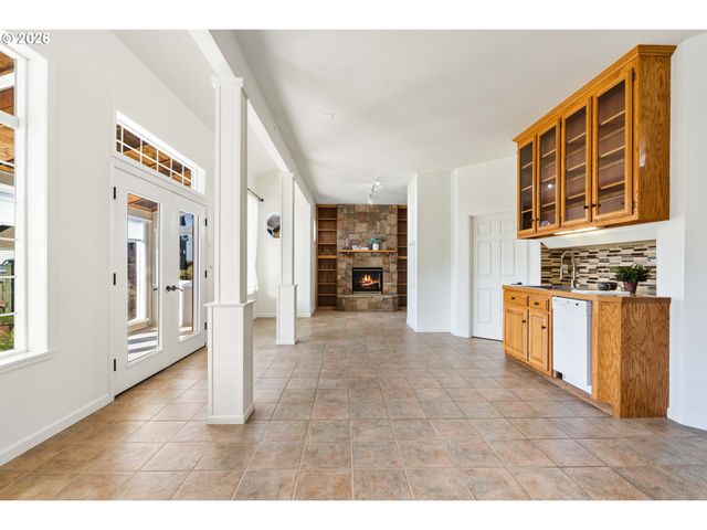 323 MADISON Ave, Bandon, OR 97411