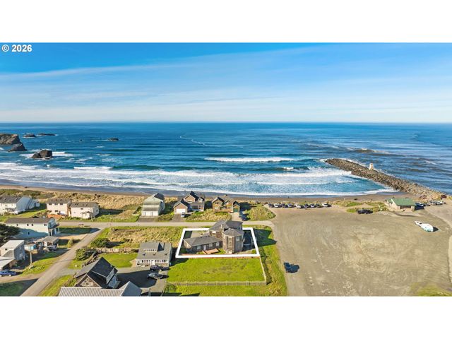 323 MADISON Ave, Bandon, OR 97411