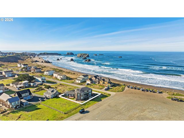 323 MADISON Ave, Bandon, OR 97411