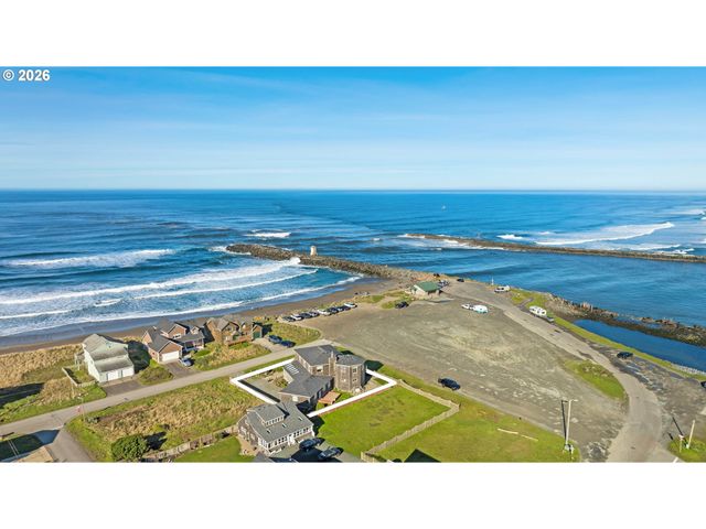 323 MADISON Ave, Bandon, OR 97411