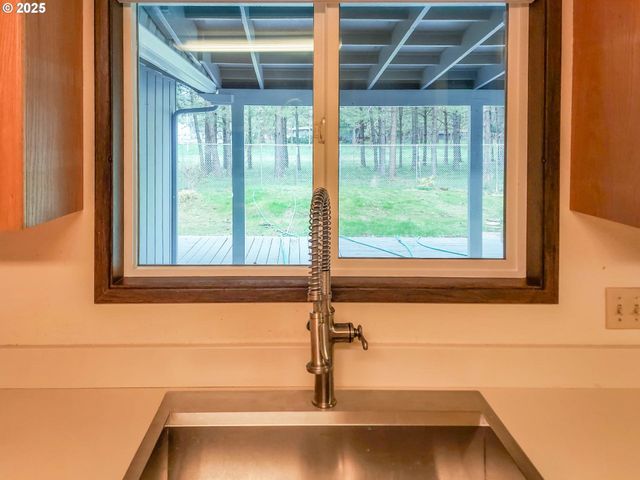 210 CHEROKEE Ave, Roseburg, OR 97471