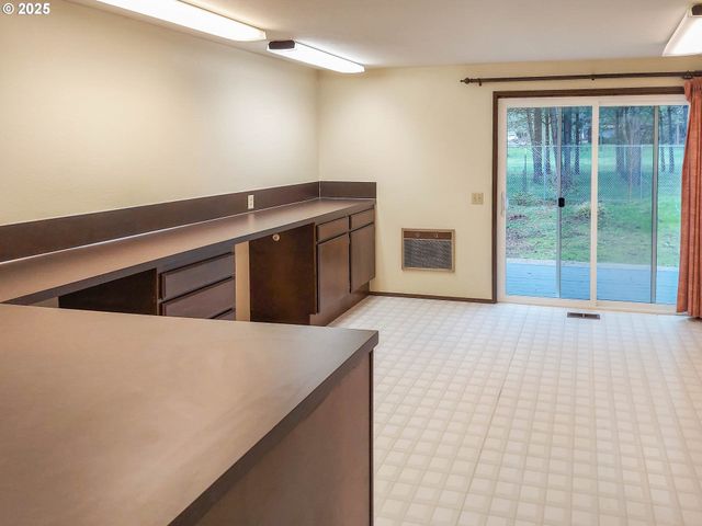 210 CHEROKEE Ave, Roseburg, OR 97471