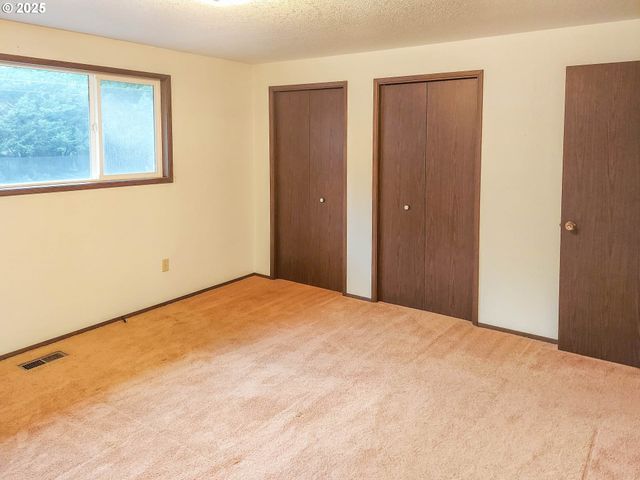 210 CHEROKEE Ave, Roseburg, OR 97471